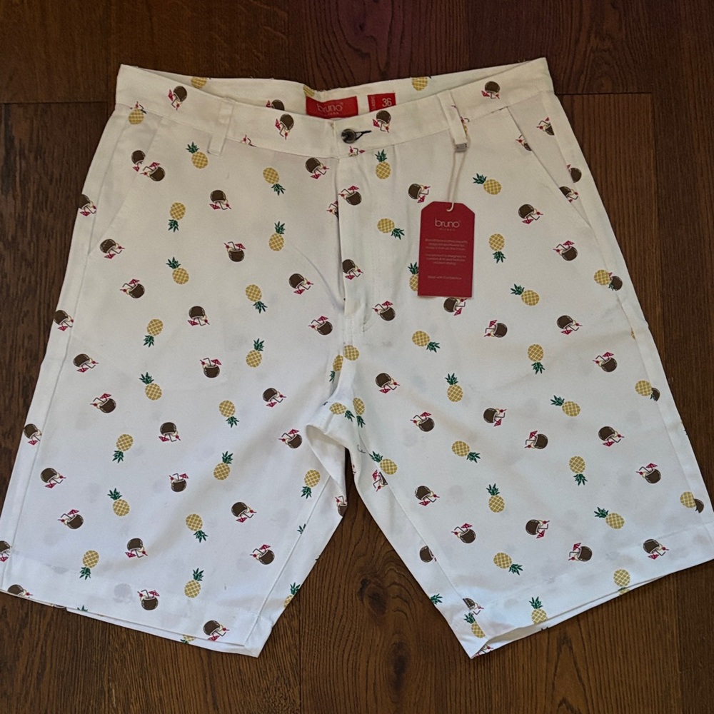Bruno Milamp Shorts with Pineapple and Cocktail Print   NWT. Classic 36 waist